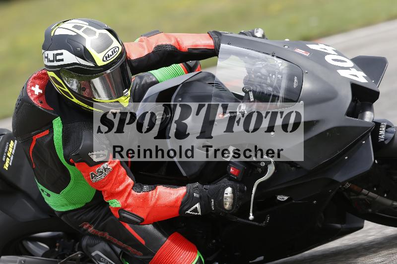 /37 28.07.2025 Dunlop Ride und Test Day ADR/Trackday Erfahren gelb Trackday schnell  rot/404